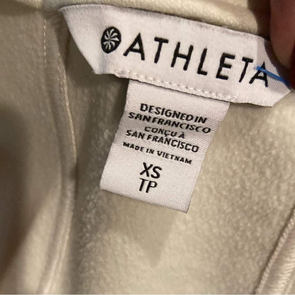 Athleta~Soft~Ivory~Form-Fitting~Asymmetrical Zip Closure~Light Jacket~Size XSP - Picture 2 of 16